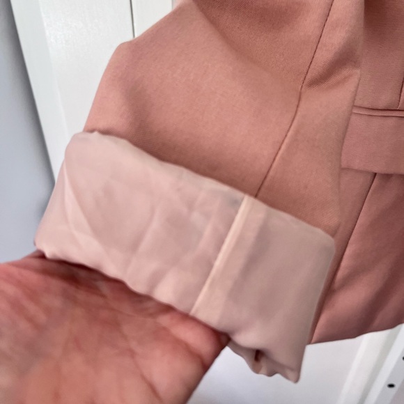 H&M | 4 | Fitted Blazer - Picture 2 of 15